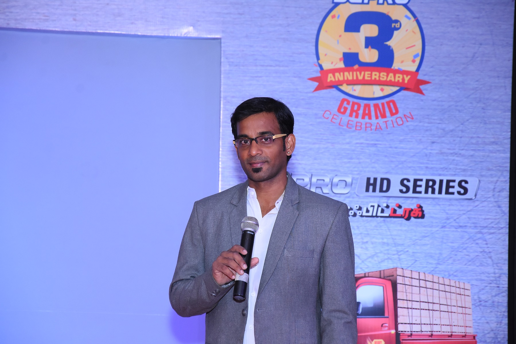 Chennai Male Emcee Thamizharasan hosting Corporate Product Launch Event