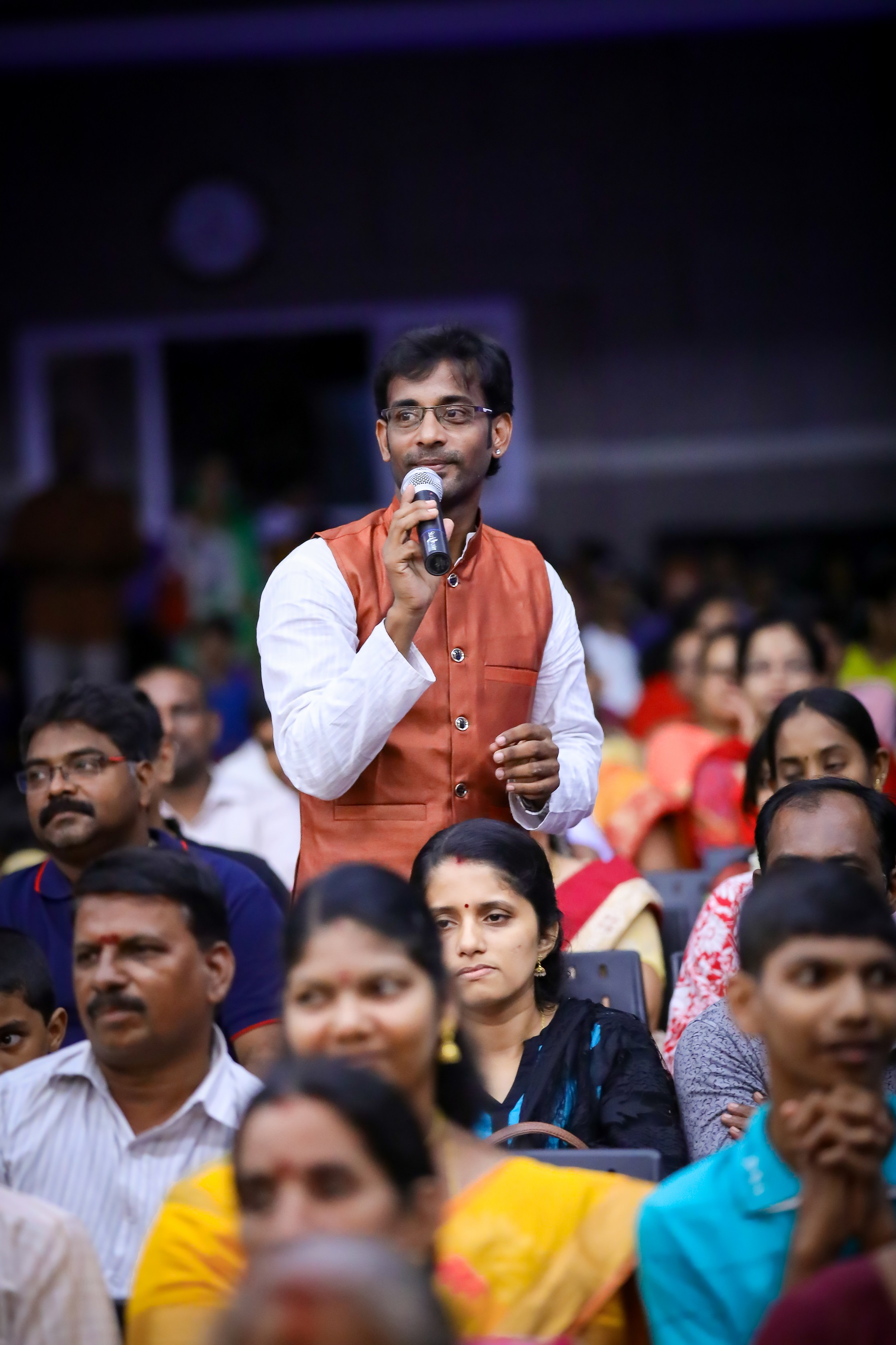 MC Thamizharasan hosting Annual Day Event